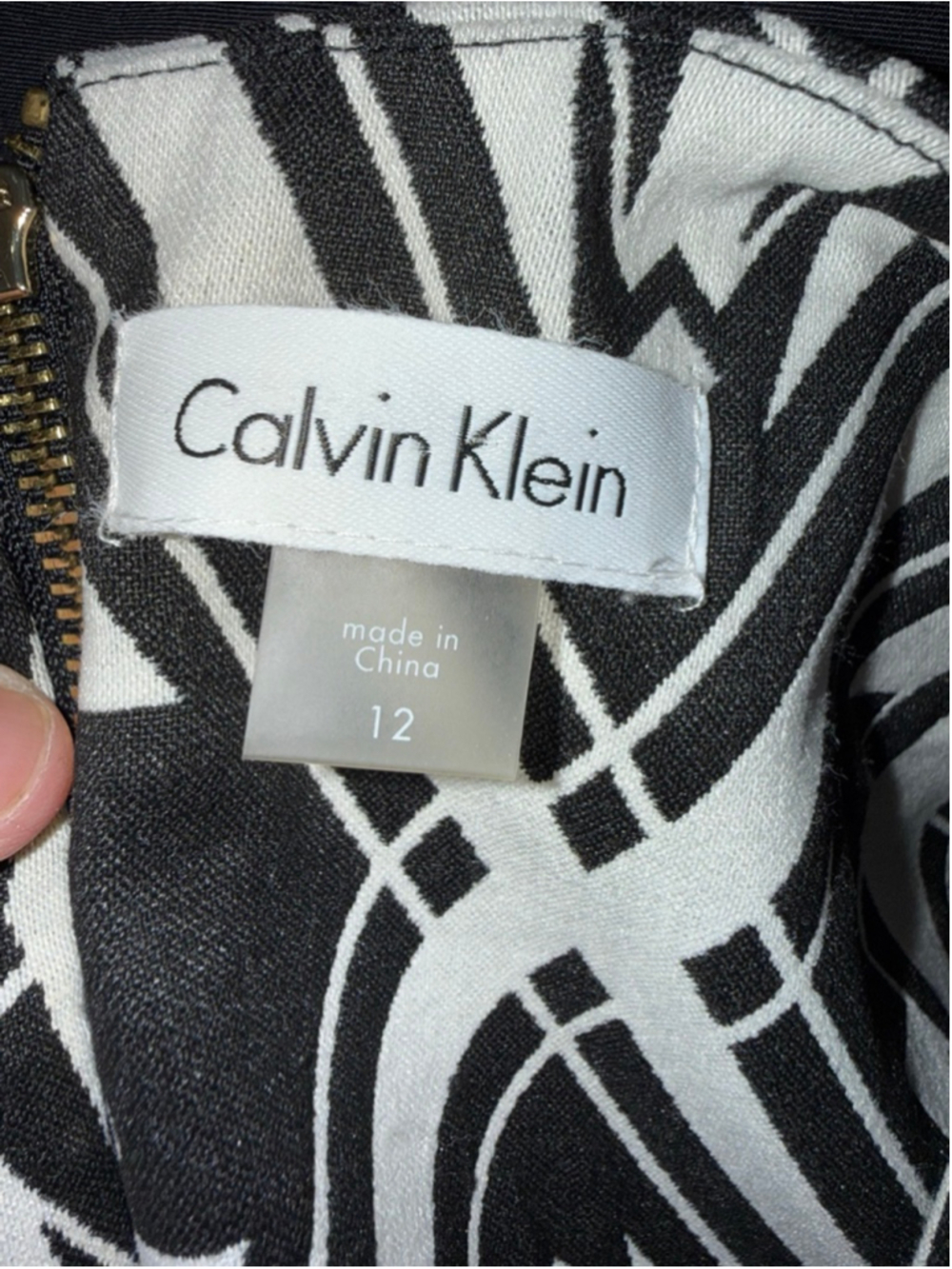 Women's Calvin Klein Dress size 12 Black & White Geometric Sleeveless Mid Length - Picture 11 of 12